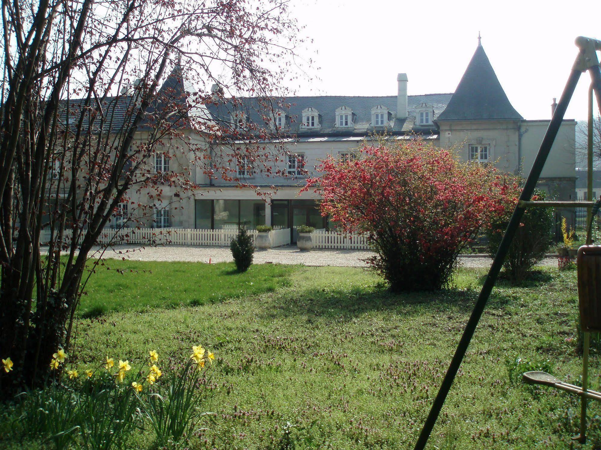 Top' Appart Hôtel Pont-Sainte-Maxence Buitenkant foto