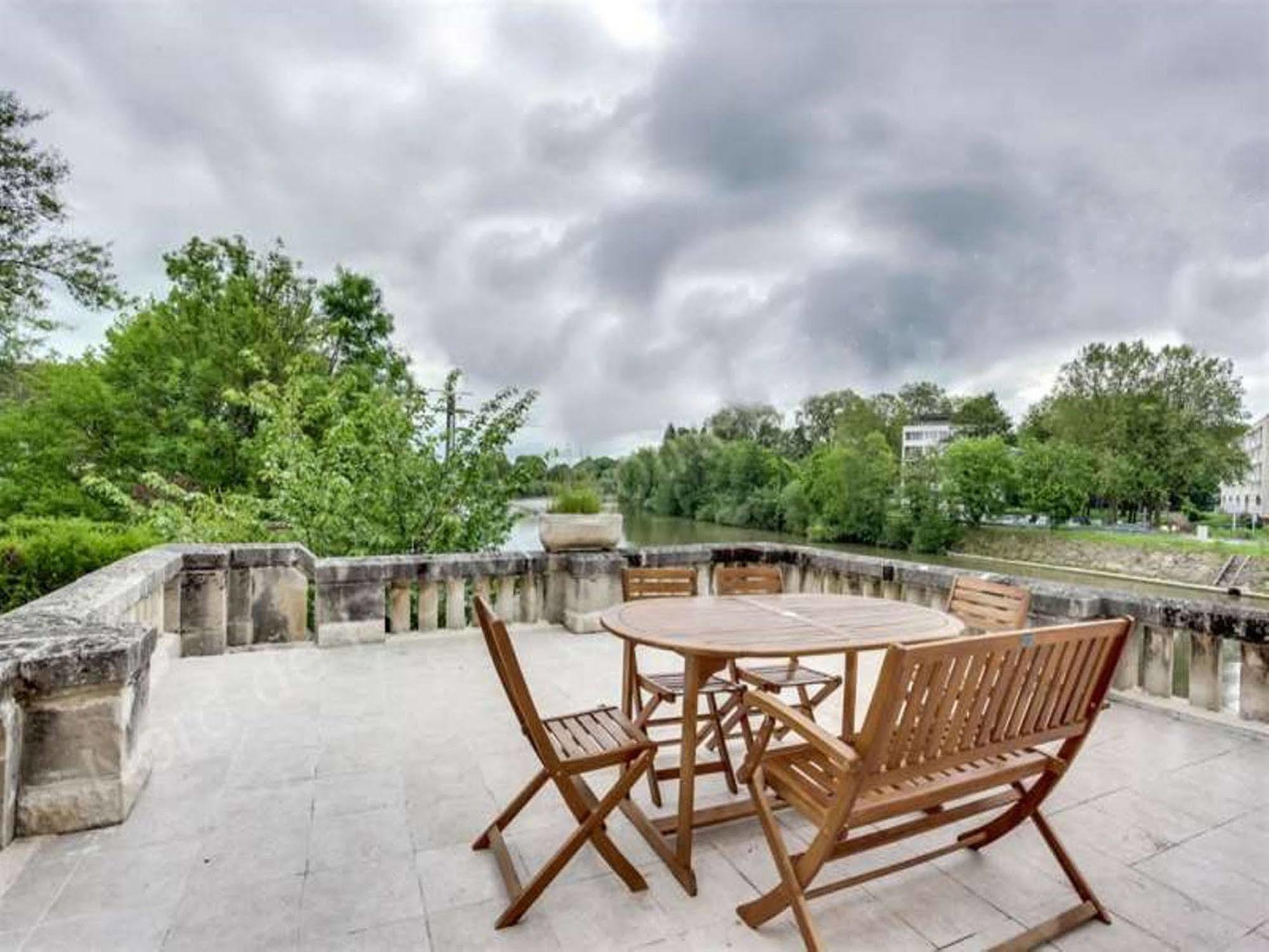 Top' Appart Hôtel Pont-Sainte-Maxence Buitenkant foto