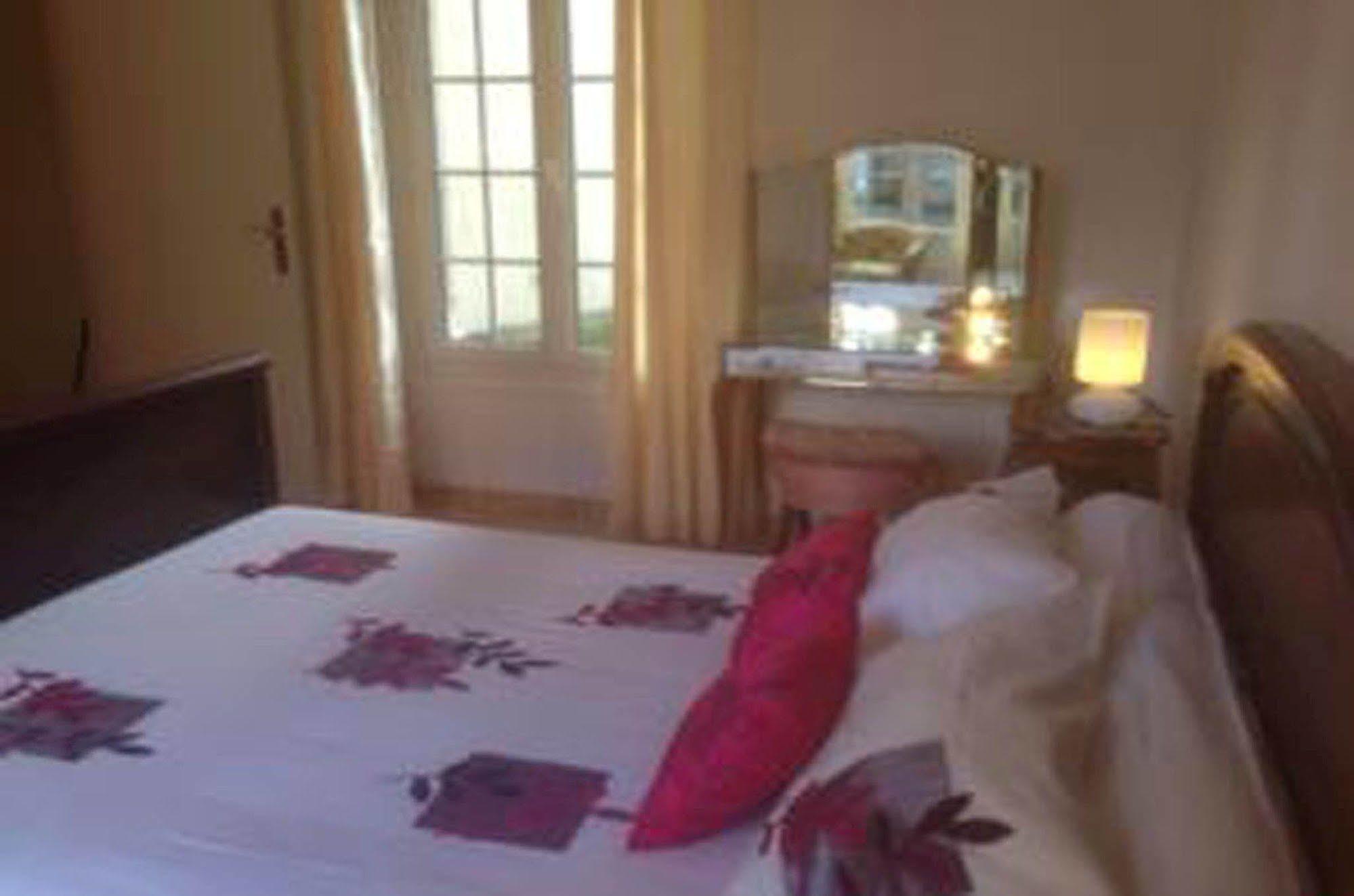 Top' Appart Hôtel Pont-Sainte-Maxence Buitenkant foto