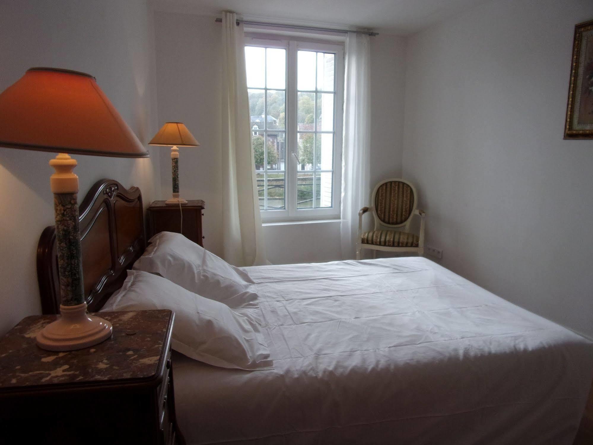 Top' Appart Hôtel Pont-Sainte-Maxence Buitenkant foto
